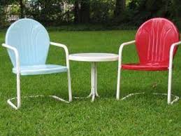 Over Time Lawn Furniture Has A Tendency To Lose The Appeal It Once Had When It Was New Metal Lawn Chairs Metal Patio Furniture Painting Metal Outdoor Furniture