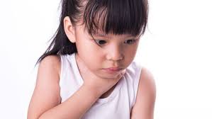 Những hình ảnh cho thấy trẻ nuốt phải pin cúc áo có thể bị tàn phá khủng  khiếp đến mức nào