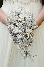I adored my bridal bouquet and i can still smell it now if i close my eyes…… ivory roses so i absolutely love the work of noaki! Brooch Bouquets Vintage Jewellery Wedding Bouquets Debbie Carlisle