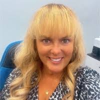 Karen Vail's Instagram, Twitter & Facebook