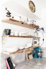 Kitchen Live Edge Floating Shelves En 2021 Etagere Bois Brut Etagere Cuisine Cuisines Deco