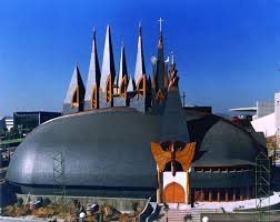 Díjjal is emlékeznek makovecz imre születésének 80. Makovecz Imre Epuletei A Vilagkiallitas Magyar Pavilonja Sevilla Spanyolorszag Church Architecture Beautiful Roofs Expo