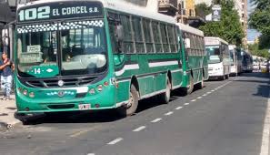 Para javkin el problema es la demora en la llegada de los subsidios de nación. En Tucuman Continua El Paro De Colectivo Diario Que