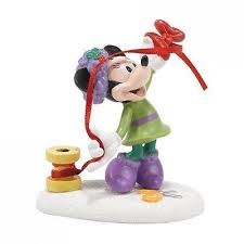 Dept 56 Disney Christmas Village Minnie S Finishing Touch Brand New Free Ship Adornos Navidenos Cumpleanos Navideno
