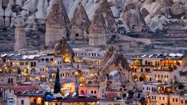 El pueblo con casas excavadas en la roca que es una de las maravillas de la Capadocia turca