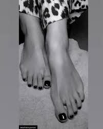 peachjars feet on Threads