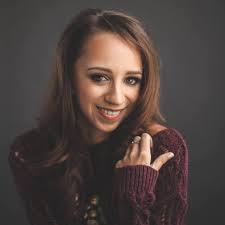 Jaclyn Schmidt's Instagram, Twitter & Facebook