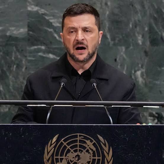 Ukrainian President Volodymyr Zelenskyy addressing the media regarding the threat of massive Russian missile strikes.