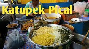 Rebus semua sayur yang sudah di iris dan di potong hingga matang. Kuliner Katupek Pical I Ketupat Di Campur Kuah Pecel Khas Padang I Kuliner Sumatera Barat Youtube
