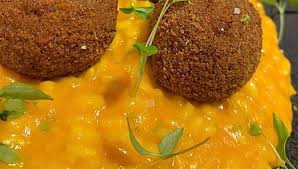 La Recette Du Rougail Saucisse De Kelly Rangama En 2020 Rougail Saucisse Rougail Alimentation