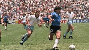 Tras los fatales acontecimientos sucedidos en la primera parte, la familia abbot debe enfrentarse a los peligros del mundo exterior mientras luchan en silencio por sobrevivir. Diego Maradona Gol Inglaterra 34 Anos Del Famoso Gol Del Argentino A Los Ingleses En Mexico 1986 Fotos Nczd Futbol Internacional Depor