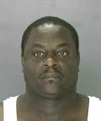 Man who fled, crashed with toddler is arrested