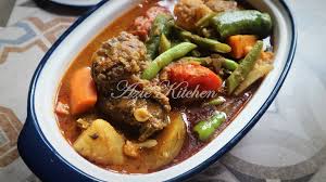 300 kentang, kupas, kemudian potong bentuk dadu dengan ukuran sesuai selera. Dalca Tulang Tanpa Santan Yang Sangat Sedap Azie Kitchen