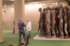 32 nu reprezinta numar de variante! S A Deschis ExpoziÈia SculpturÄ La Puterea 2 SemnatÄ Mircea Roman Èi Aurel Vlad Europa Fm