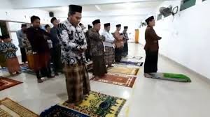 Solat fardu merupakan salah satu dari rukun islam. Jadwal Sholat Dan Buka Puasa Serang Banten 26 April 2021 Suara Banten