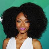 Le cheveu naturel, le sublimer, et en finir avec le diktat du cheveu lisse. Nappy Hair Coiffures Et Soins Pour Cheveux Afro Au Naturel Marie Claire