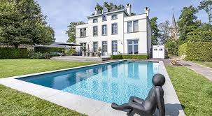 In onze webshop vind je heel uiteenlopende vuurkorven terug. Willy Naessens Swimming Pools Verhuist