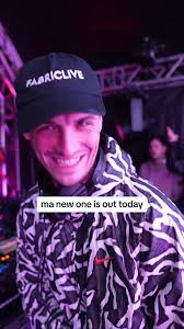 🌐 GROOVE THANG OUT NOW 🌐 thanks for bearing with me to release a “big”  tune again legends. av been doing mad shit behind closed doors to ensure i  give everyone that has supported me the best version ...