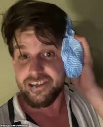 He has also performed in both australia and new zealand, selling out multiple shows in both countries. Shocking Moment Australian Comedian Is Punched In The Head On Stage During Live Show Daily Mail Online