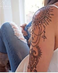 Ok ve çiçek dövme modelleri dövme desen. Cekici Ve Trend Kadin Kol Dovme Modelleri Kadin Ve Trend Moda Guzellik Ve Saglik Blogu Shoulder Tattoos For Women Tattoos Henna Tattoo Designs