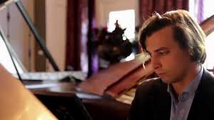 Deze gedachte heeft hij verre van zich geworpen. Classify Handsome Dutch Politician Author And Pianist Thierry Baudet