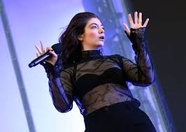 November 7, 1996), better known by her stage name lorde, is a pop star hailing from new zealand. Lorde Hints That Her Next Album Will Be Born Around The Piano The Fader