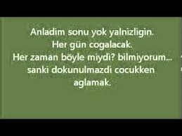 Model Yalnizlik Senfonisi Lyrics Lyrics Youtube Model