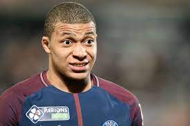 Neueste offizielle kylian mbappé trikots mit beflockung verfügbar. Bestatigt Kylian Mbappe Bekommt Ruckennummer 7 Bei Paris Saint Germain Goal Com