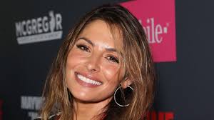 With sarah shahi, mike vogel, adam demos, margaret odette. Us Star Fluchtete Mit Funf Jahren Mit Mutter Ins Frauenhaus Promiflash De