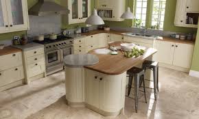 Best Colour Floor Tile With Cream Kitchen Ivory Granite Worktops Google Search Shaker Style Kitchen Cabinets Kitchen Design Classic Kitchens