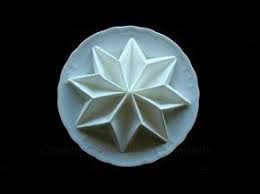 Eine sehr leichte anleitung zum servietten falten für weihnachten. Pliage De Serviette En Papier Etoile Pour Noel Bricolage De Noel Deco De Table Pour Servietten Falten Weihnachten Servietten Falten Servietten Falten Stern