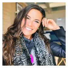 It's been a while since I've posted so I want to get back in the mix and  introduce myself to anyone who is new. ✨ My name is Erin and I created