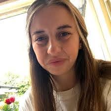 Mari Cullen's Instagram, Twitter & Facebook