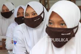 Scopri ricette, idee per la casa, consigli di stile e altre idee da provare. Sman 2 Nganjuk Jadi Referensi Belajar Tatap Muka Di Jatim Republika Online