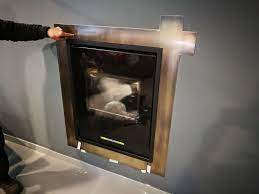 Cornice Camino Ottone Brunito Satinato Per Dettagli E Preventivi A C Fabertek Ferro Acciaio Corten Rame Ottone Ed Al Camino Cornici Alluminio