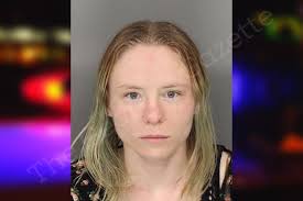 Nadia Benson's Instagram, Twitter & Facebook