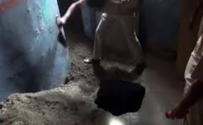Fbi finds $600,000 in backyard linked to 2014 heist. Robbers Dig Tunnel To Steal Crores From Haryana Bank