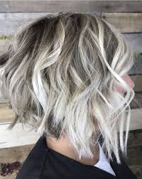 Epingle Par Ana Isabel Franco Sorolla Sur Hairy Situation Carre Plongeant Decoiffe Carre Plongeant Blond Coiffures Cheveux Gris