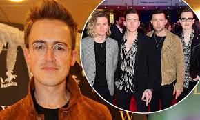 Carrie joined him to produce the 2012 olympic mascot song, on a rainbow. Tom Fletcher Exclusive Mcfly Not Killing Each Other Yet Is My Biggest Accomplishment Daily Mail Online