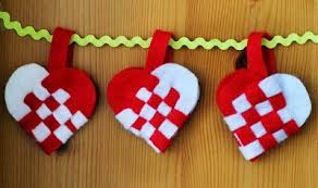 Weaving Danish Heart Baskets For Jul Radmegan Valentine Crafts Valentine Crafts For Kids Heart Crafts