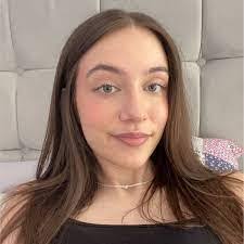 Rosanna Levine's Instagram, Twitter & Facebook