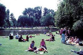 The vondelpark was developed under the name nieuwe park. Vondelpark Parks