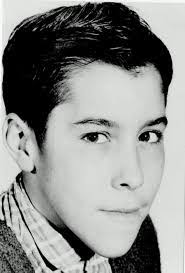 Daniel Courville's Instagram, Twitter & Facebook