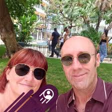 Limp Bizkit and John Rzeznik performing "Wish You Were Here" live together  at the 9/11 Tribute Concert in 2001.