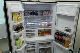 Peti sejuk 2 pintu terbahagi kepada freezer & refrigerator supaya mudah untuk mengasingkan makanan basah & kering. 7 Tips Mudah Nak Elak Peti Ais Cepat Rosak Peti Sejuk Merupakan Satu Keperluan Yang Harus Ada Dalam Rumah Tak Kisah Kecil Atau Besar Yang Penting Wajib Ada Kalau Tak Macam Mana