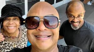 Toma asiento al ver cómo luce Willis de Blanco y Negro luego de su  turbulenta vida