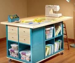 Elle Achete Le Cube De Rangement Le Moins Cher Chez Ikea Et L Utilise D Une Facon Que Je N Avais Encore Jamais Vue Cube Rangement Idee Rangement Table De Bricolage