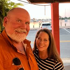 Who can make custom cheerleading bows for a school in Houston?