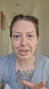 Divorce Clock Ticking by Evangeline Morse in Literie