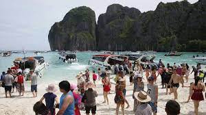 With street performers, bodybuilders, and beach bums, there's hardly a dull day on the strand. Thailand Schliesst Strand Aus The Beach Panorama